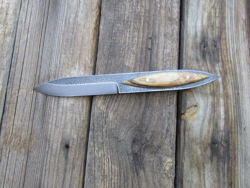 Leichtes Messer mit hölzernem Klingenschutz – Bild 2