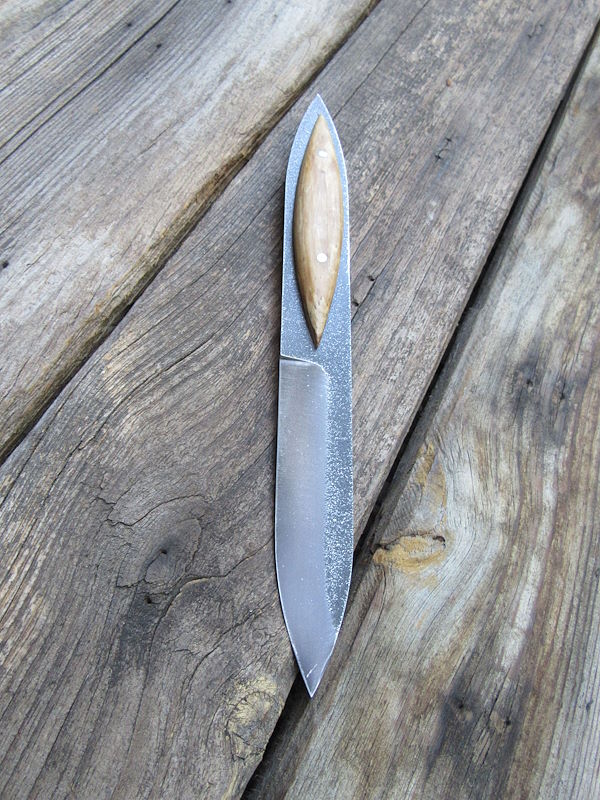 Leichtes Messer mit hölzernem Klingenschutz – Bild 3